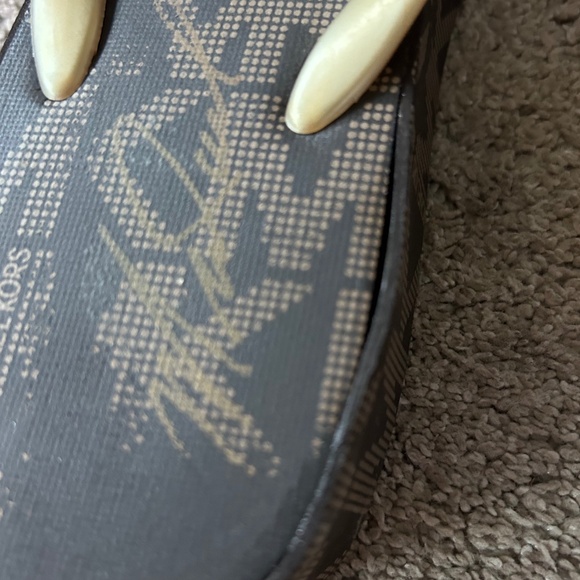🔸Michael Kors Platform Flip Flops - Picture 5 of 12